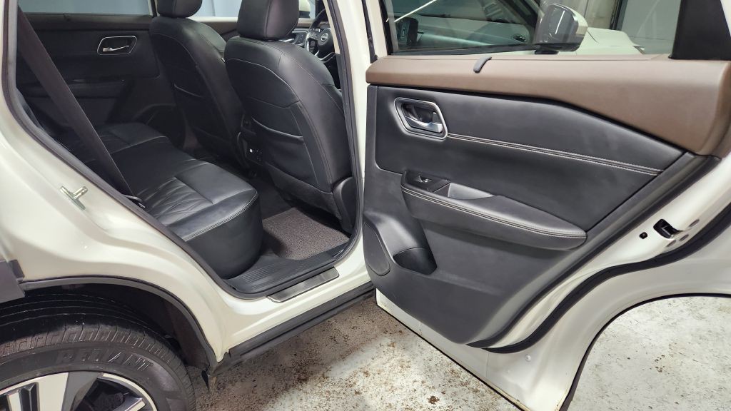 2023 Nissan Rogue Image 40