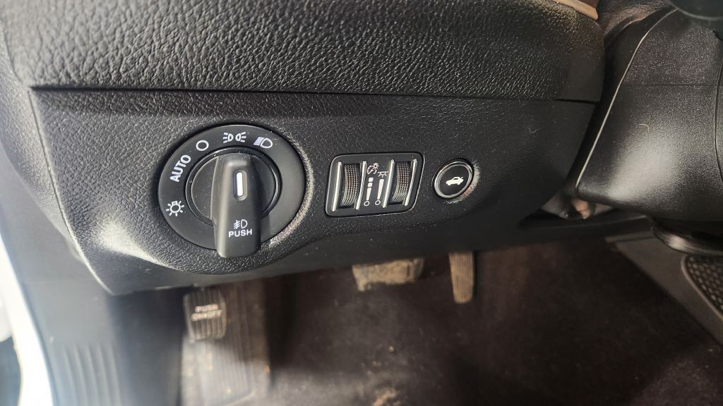 2022 Dodge Challenger Image 13