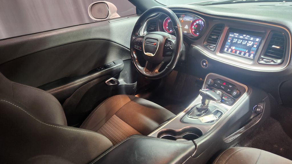 2022 Dodge Challenger Image 31