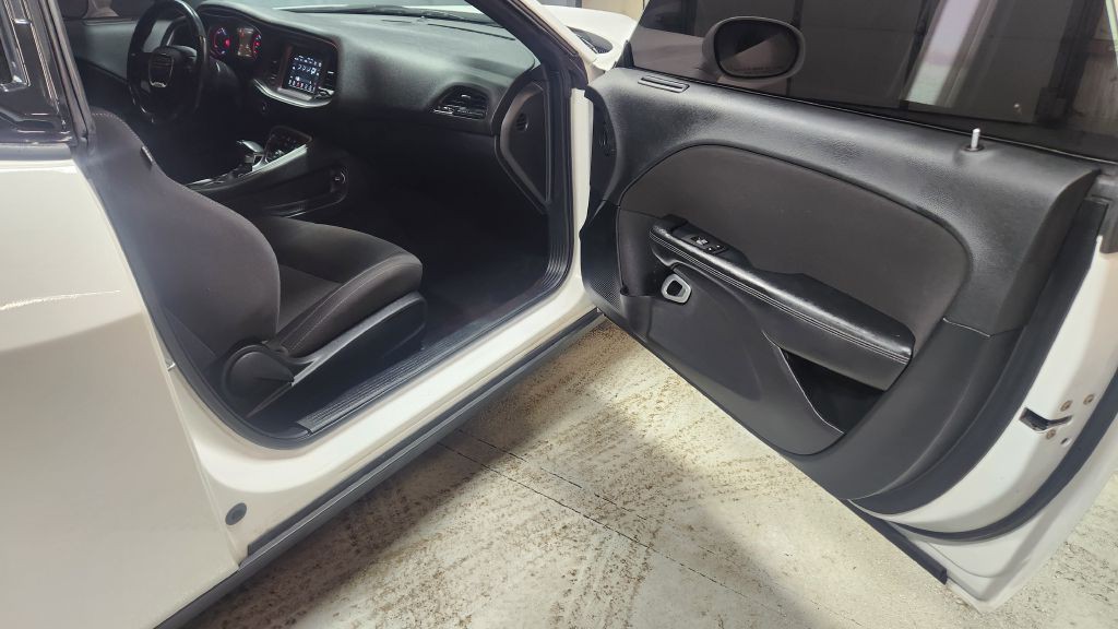 2022 Dodge Challenger Image 32