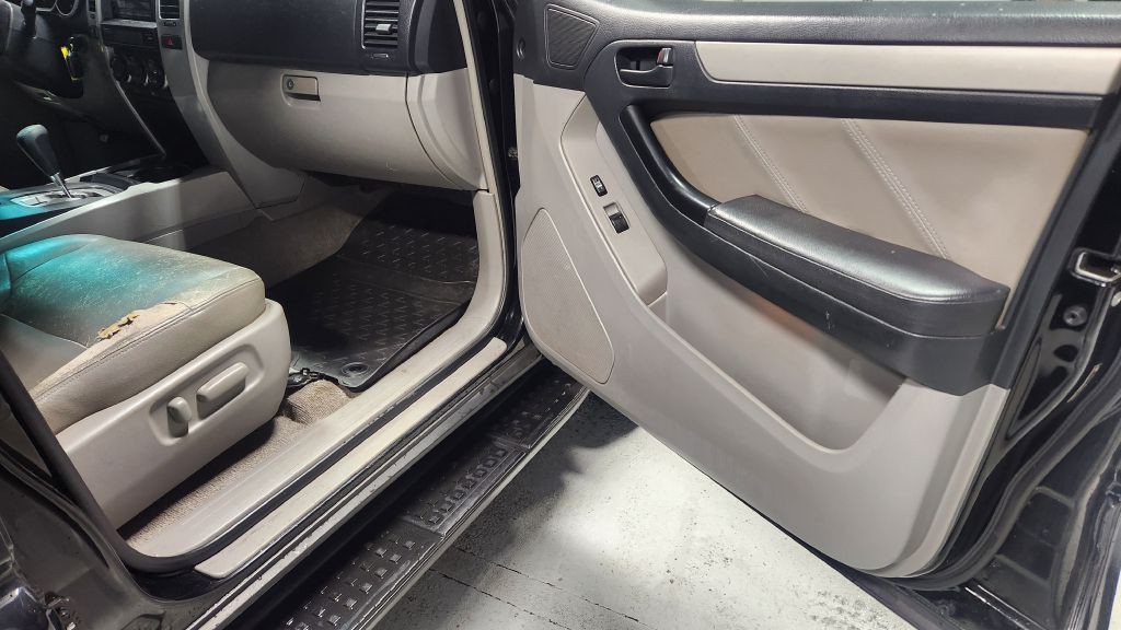 2006 Toyota 4Runner Image 46