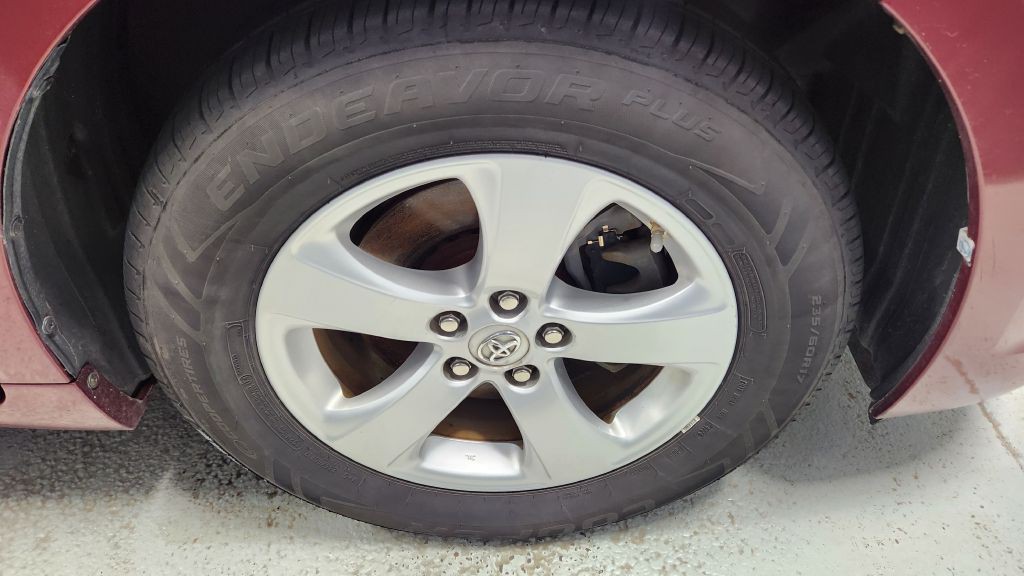 2013 Toyota Sienna Image 30