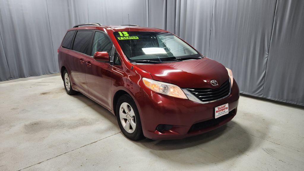 2013 Toyota Sienna Image 35