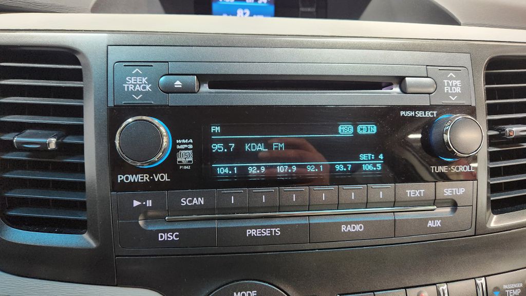 2013 Toyota Sienna Image 51