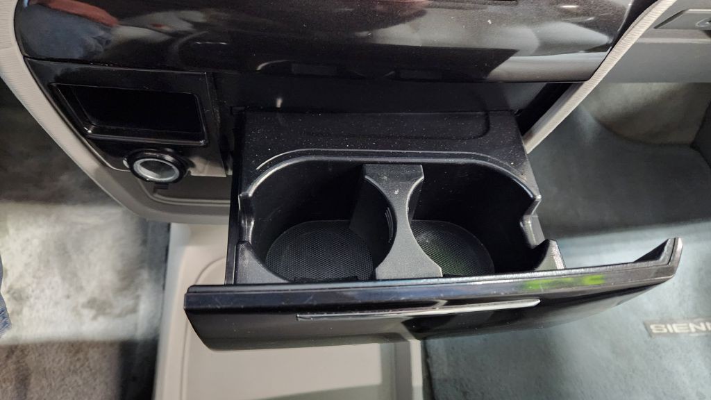 2013 Toyota Sienna Image 53