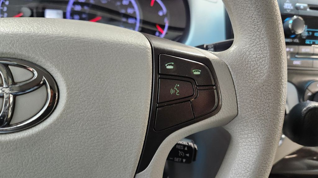 2013 Toyota Sienna Image 56