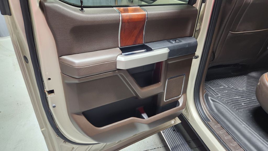 2017 Ford F-150 Image 12