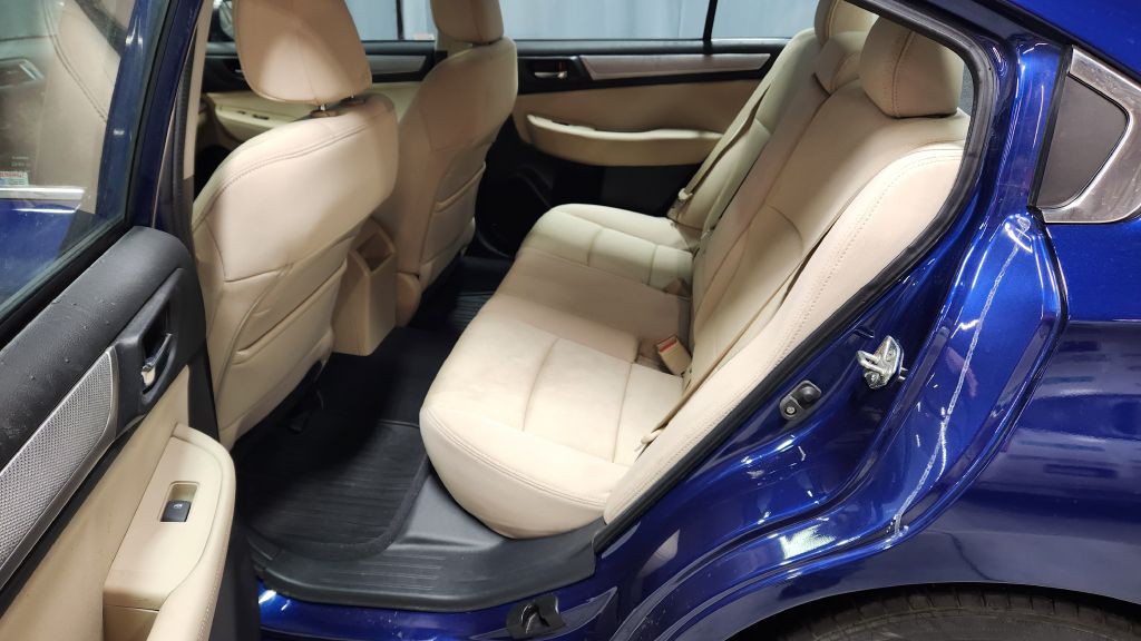 2016 Subaru Legacy Image 11