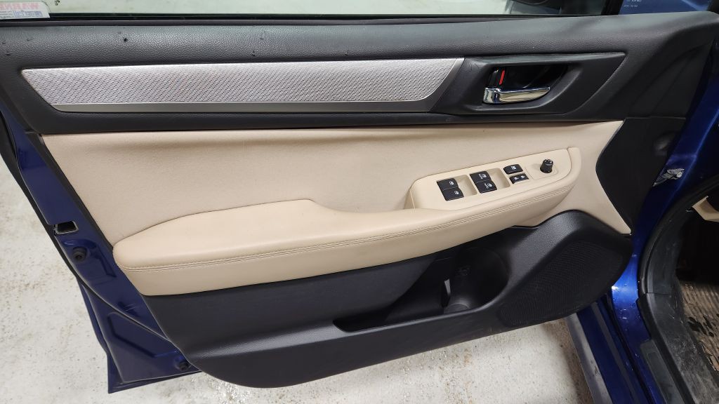 2016 Subaru Legacy Image 17