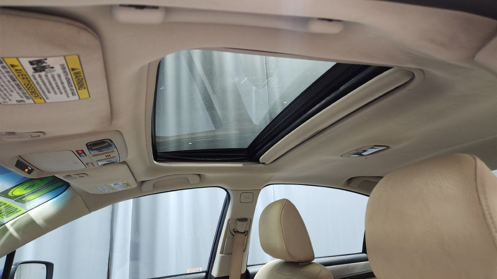 2016 Subaru Legacy Image 22