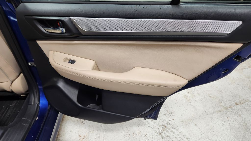 2016 Subaru Legacy Image 37