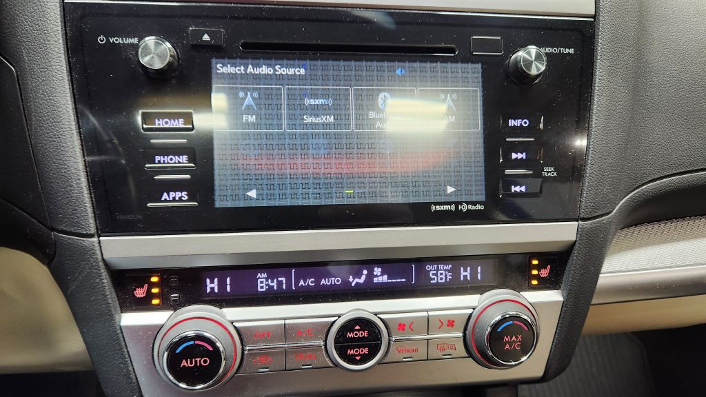 2016 Subaru Legacy Image 45