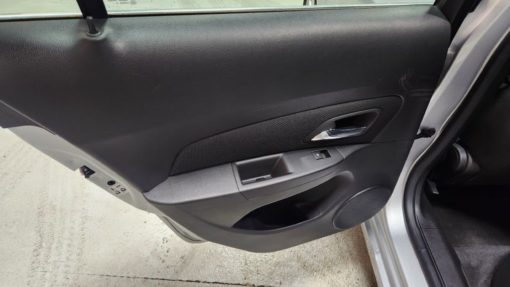 2016 Chevrolet Cruze Image 8