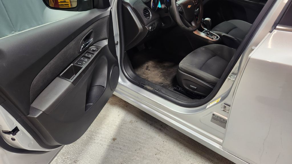 2016 Chevrolet Cruze Image 17