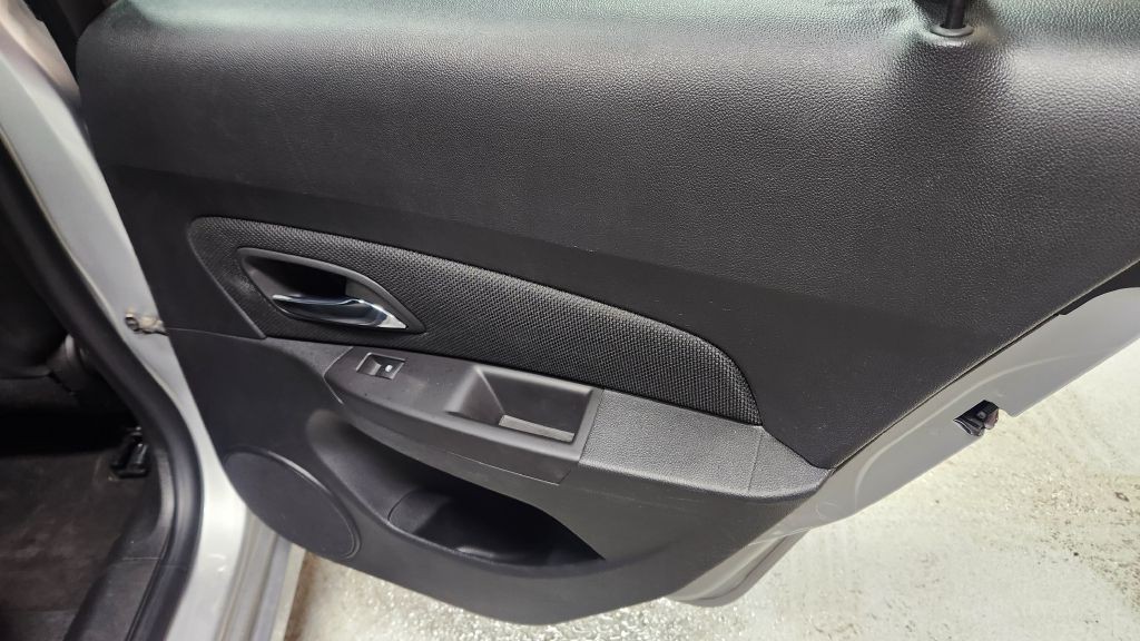 2016 Chevrolet Cruze Image 34