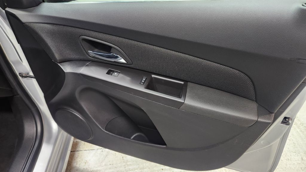 2016 Chevrolet Cruze Image 38