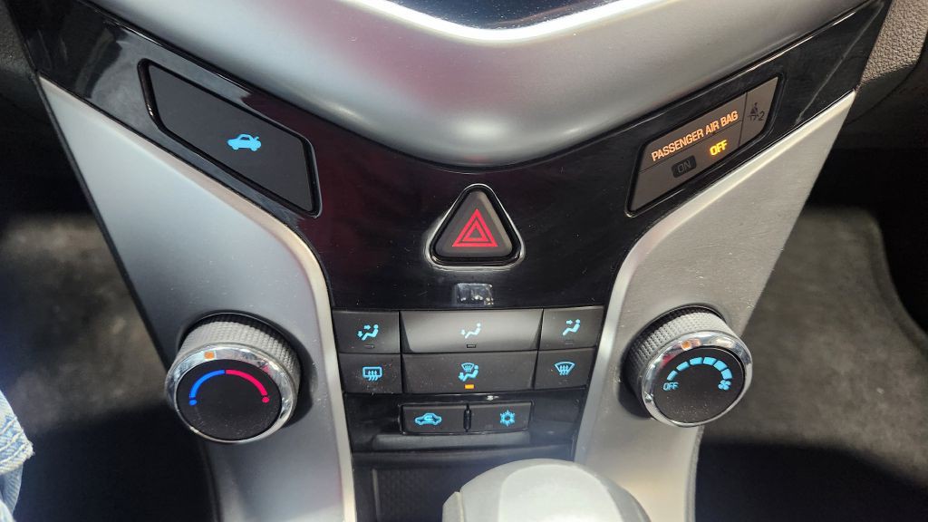 2016 Chevrolet Cruze Image 43