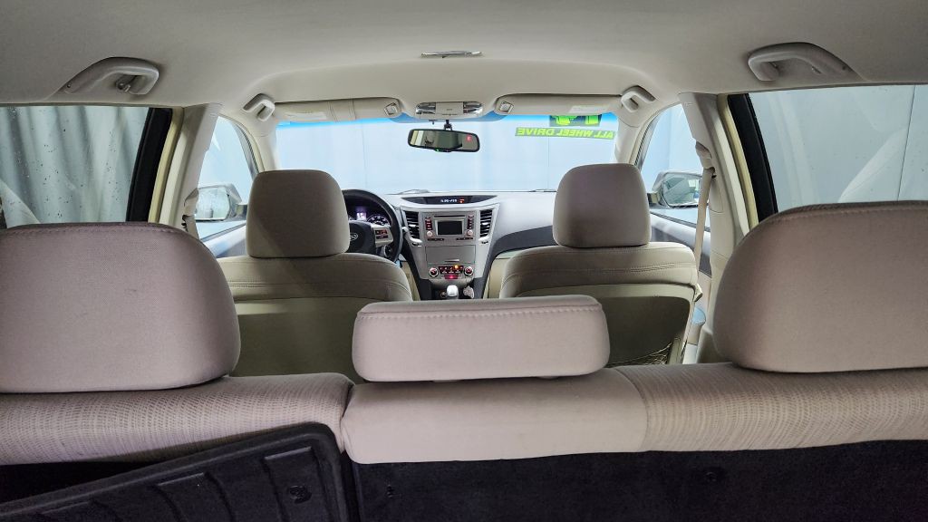 2014 Subaru Outback Image 8