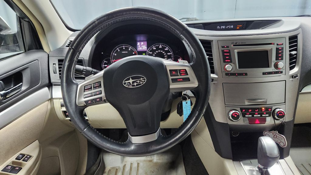 2014 Subaru Outback Image 16