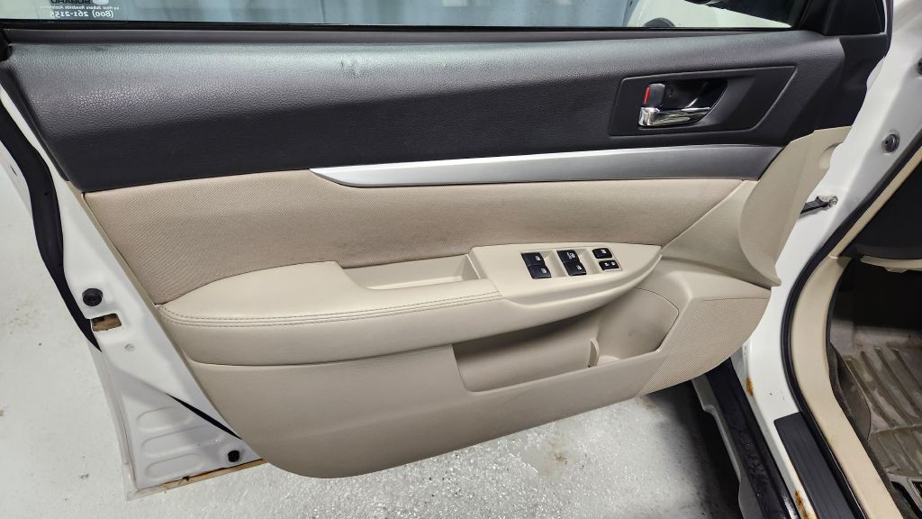 2014 Subaru Outback Image 19