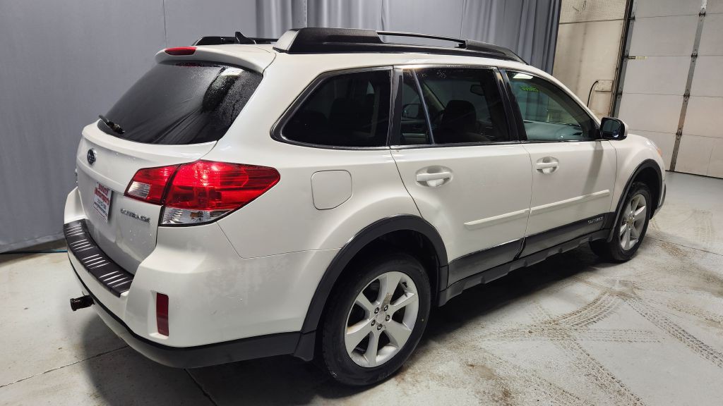 2014 Subaru Outback Image 38