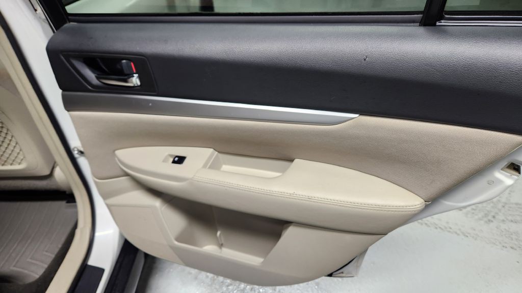 2014 Subaru Outback Image 43