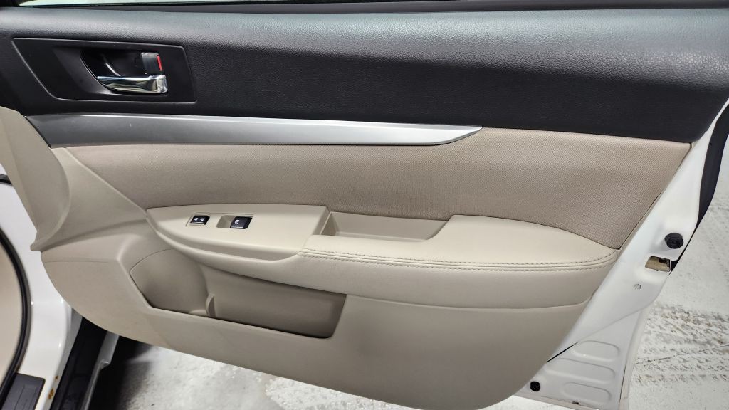 2014 Subaru Outback Image 47