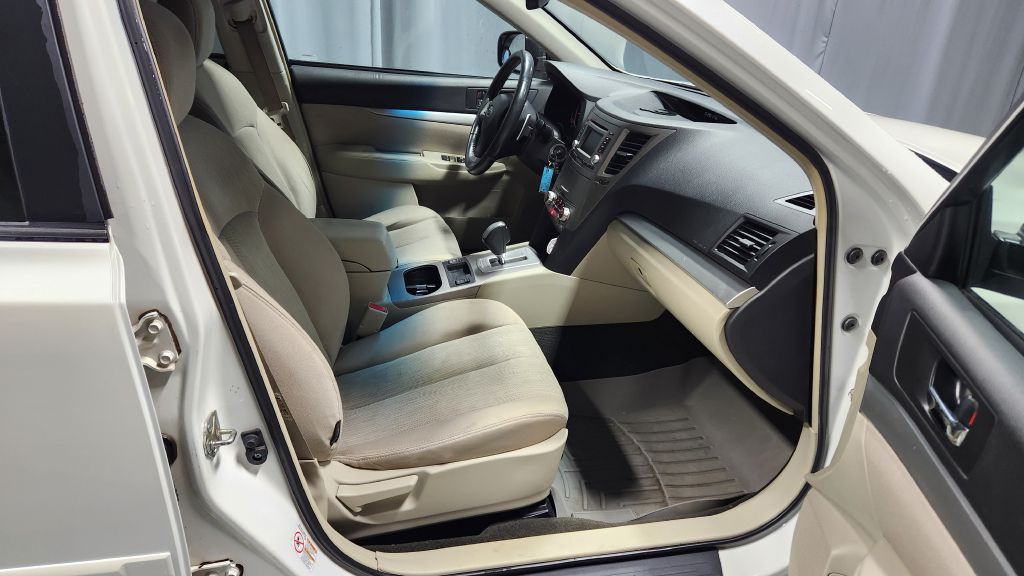 2014 Subaru Outback Image 48