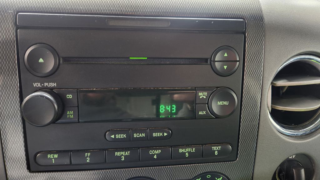 2005 Ford F-150 Image 4