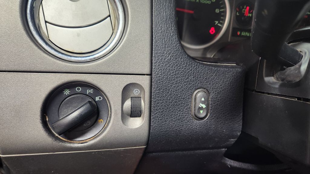 2005 Ford F-150 Image 5