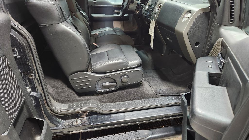 2005 Ford F-150 Image 31
