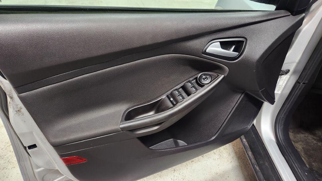 2014 Ford Focus Image 27