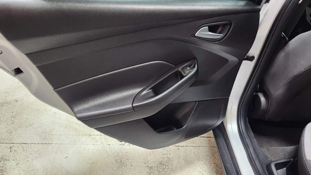2014 Ford Focus Image 37