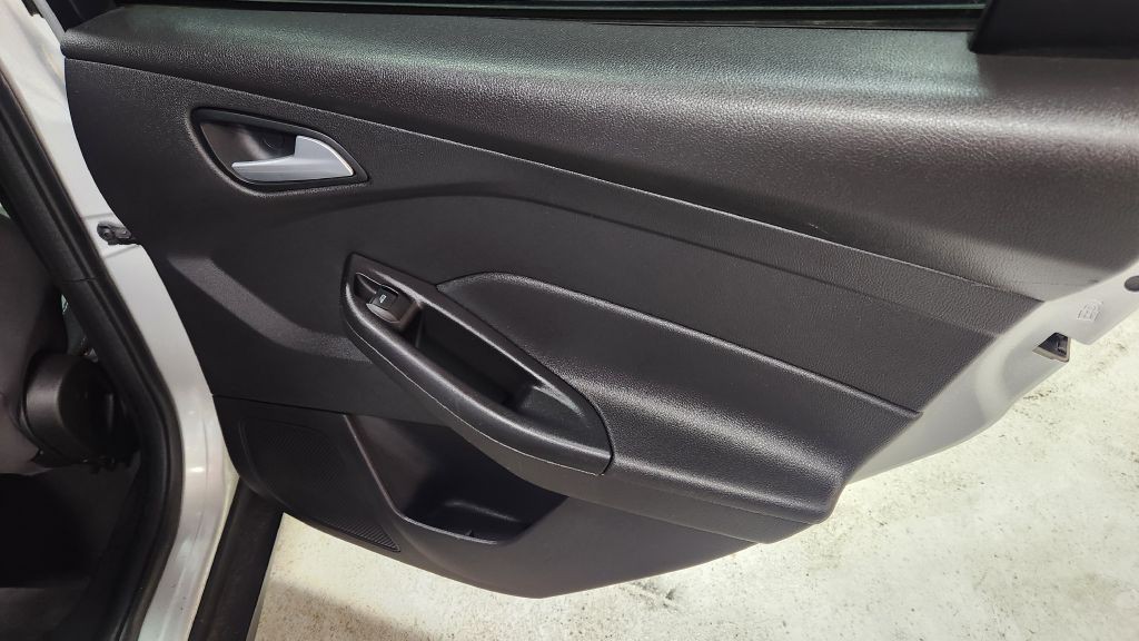 2014 Ford Focus Image 50