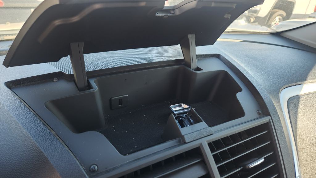 2012 Chevrolet Traverse Image 2