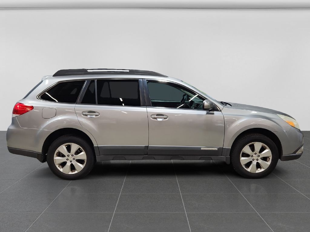 2011 Subaru Outback Image 6