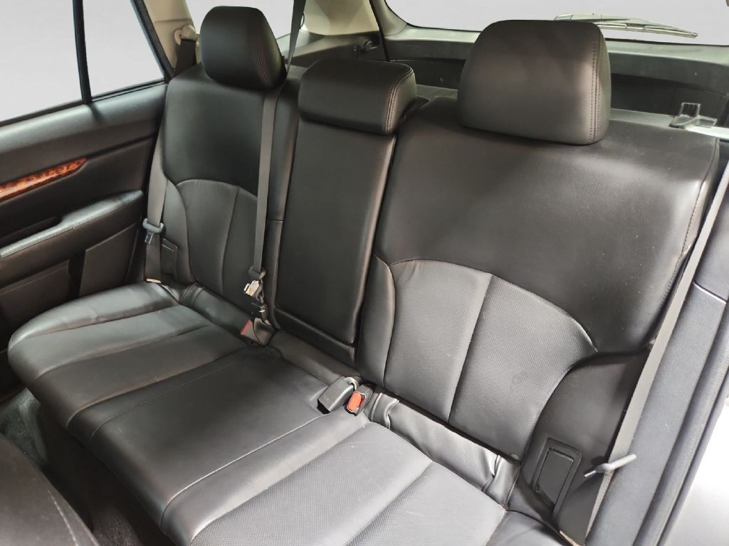 2011 Subaru Outback Image 13