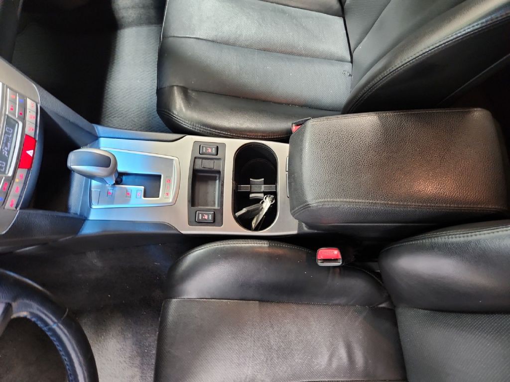 2011 Subaru Outback Image 25