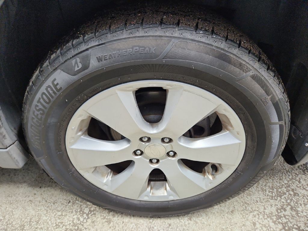 2011 Subaru Outback Image 28