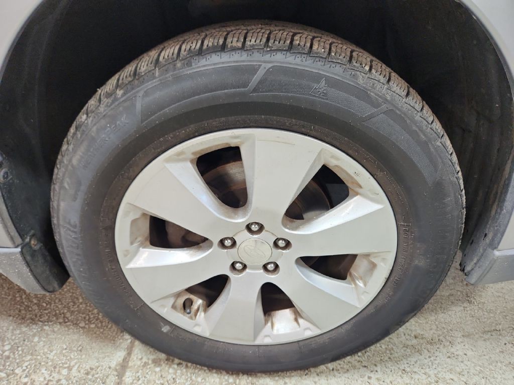 2011 Subaru Outback Image 30