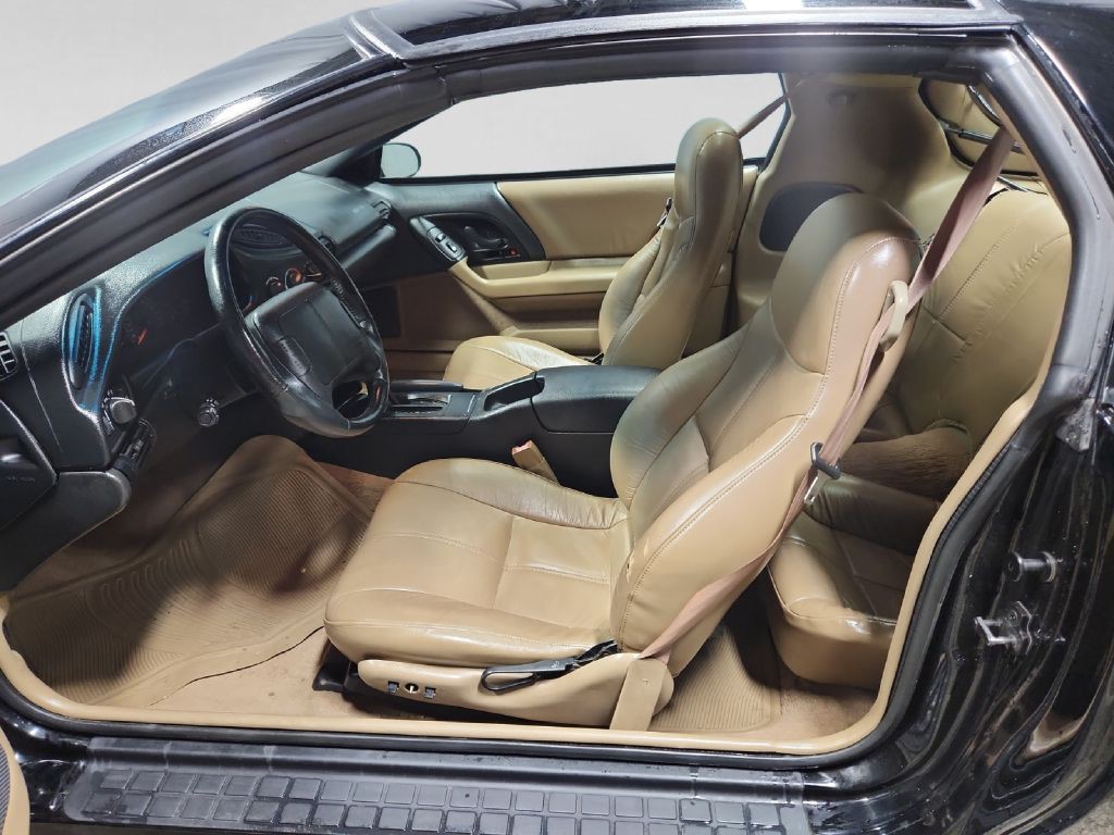 1995 Chevrolet Camaro Image 10