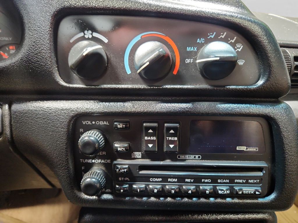 1995 Chevrolet Camaro Image 21