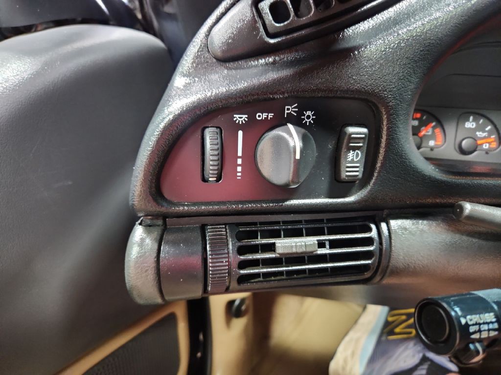 1995 Chevrolet Camaro Image 26