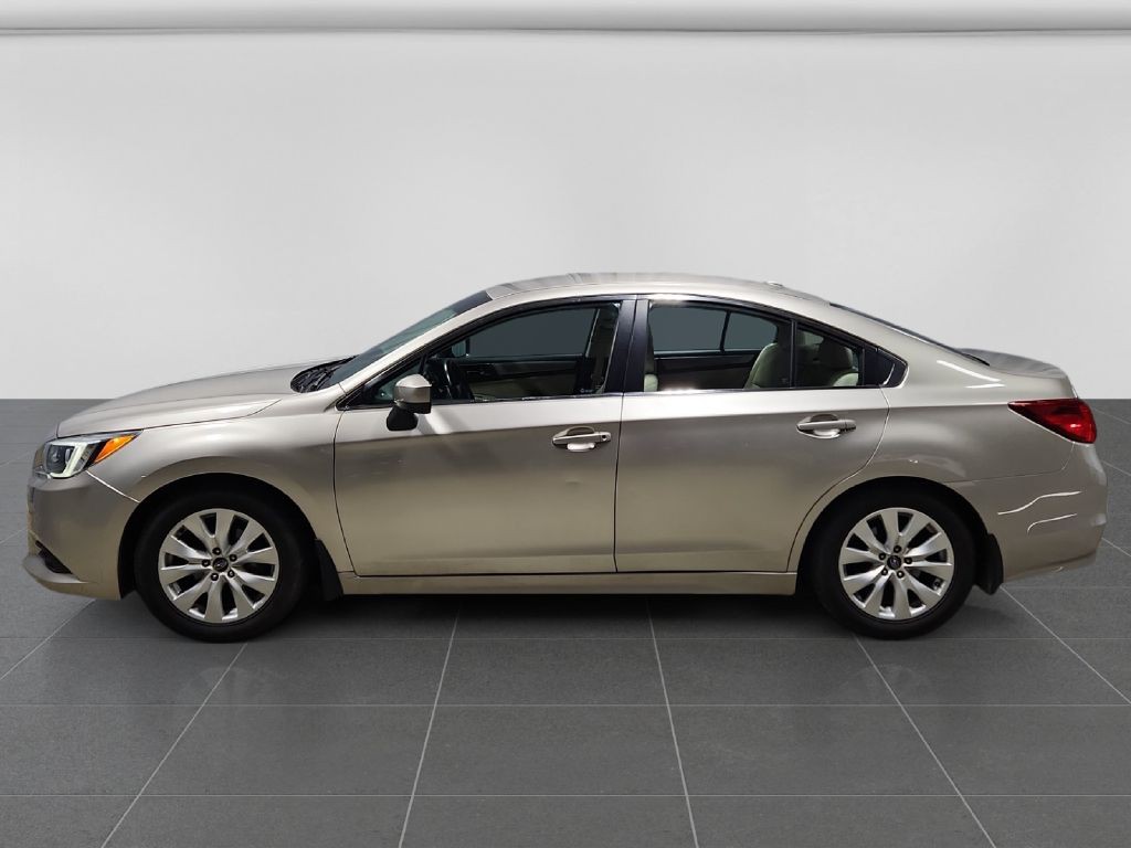 2015 Subaru Legacy Image 2