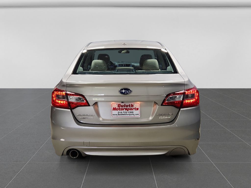 2015 Subaru Legacy Image 4