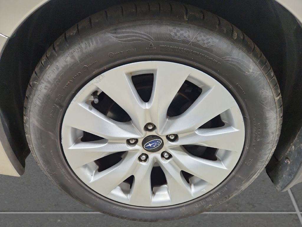 2015 Subaru Legacy Image 9