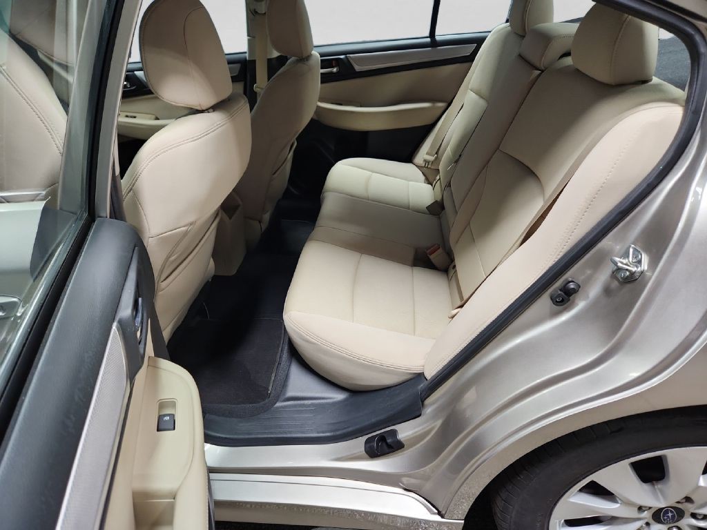 2015 Subaru Legacy Image 13