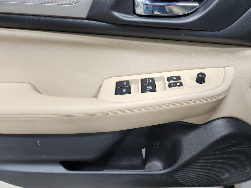 2015 Subaru Legacy Image 17
