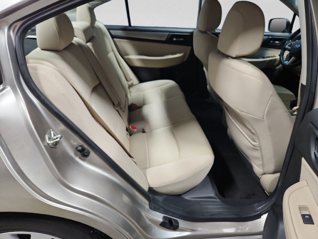 2015 Subaru Legacy Image 18