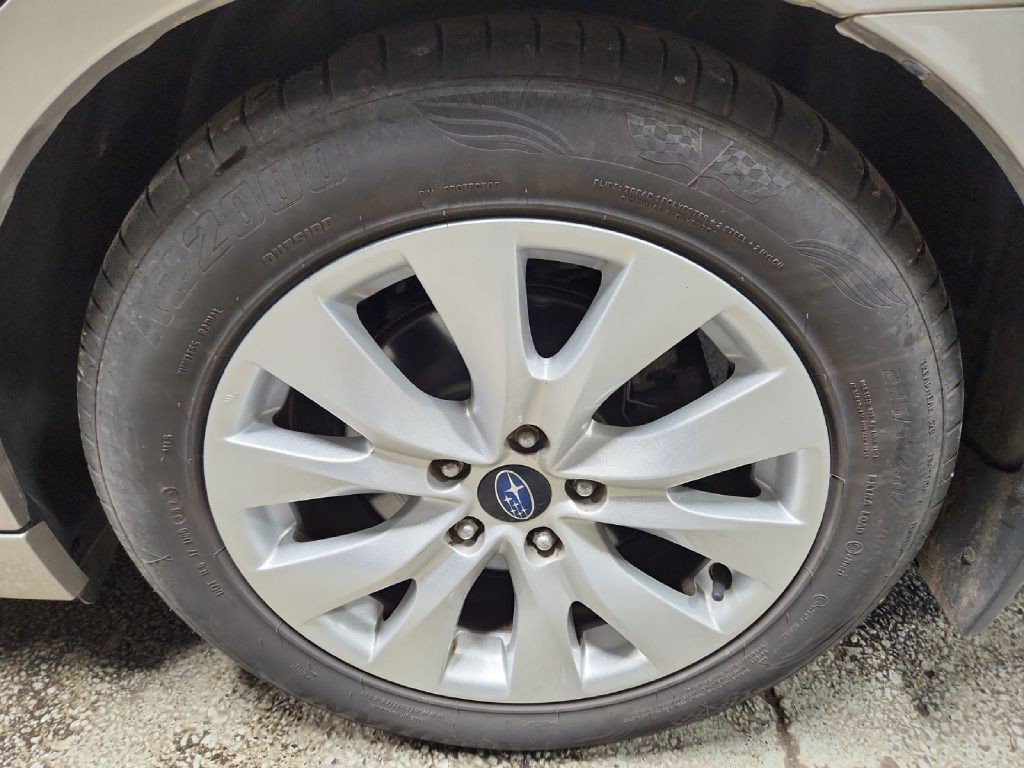 2015 Subaru Legacy Image 28